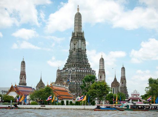Chùa Wat Arun mang đậm nét kiến trúc Thái Lan